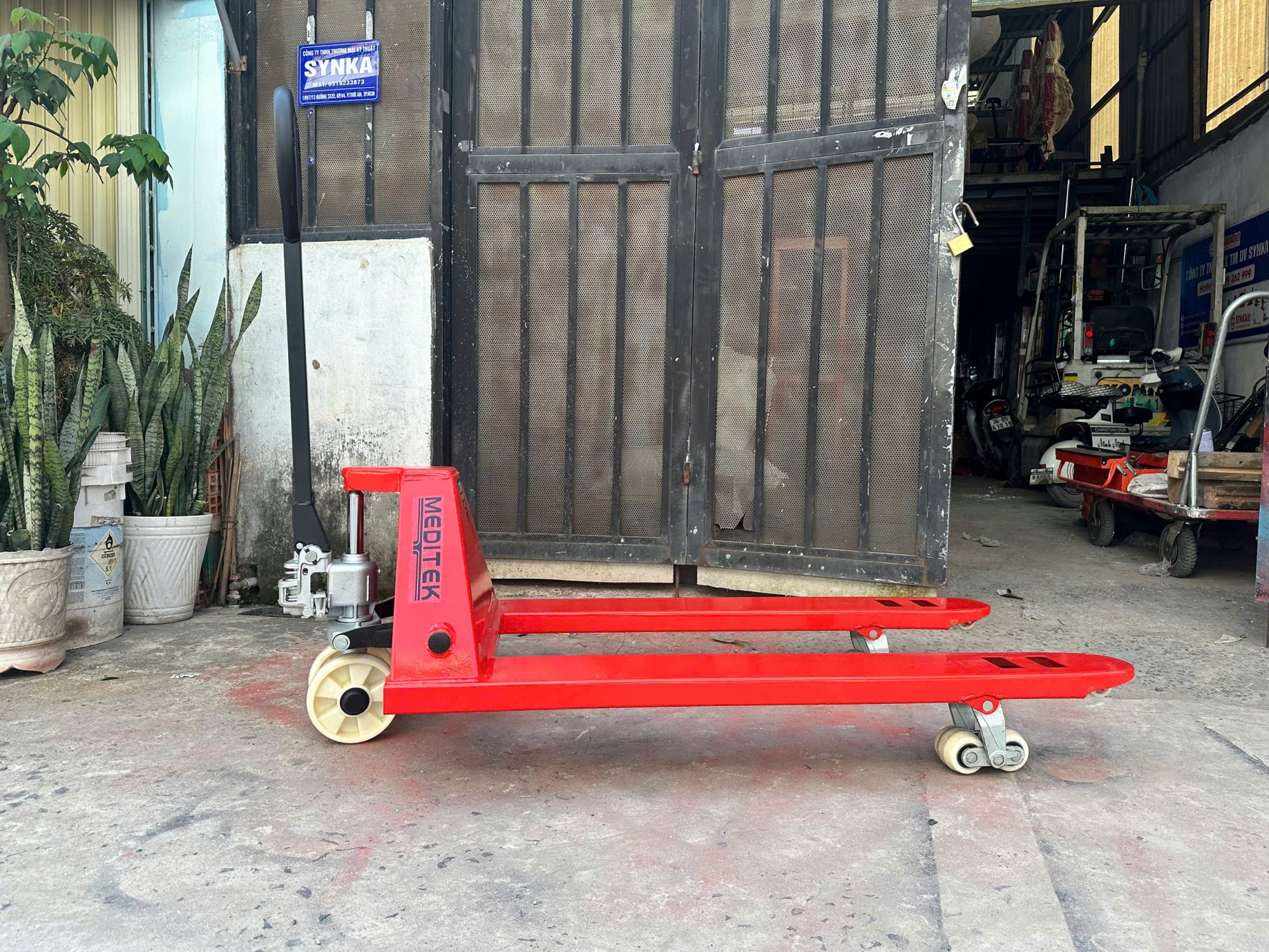 Xe Nâng Tay Thấp 2 Tấn MEDITEK - DF20